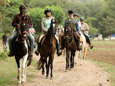 Horse Safari, Feel Like the King on the Horseback