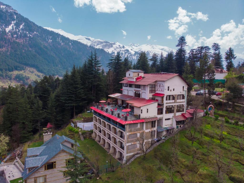Hotel Snow Crest Manor