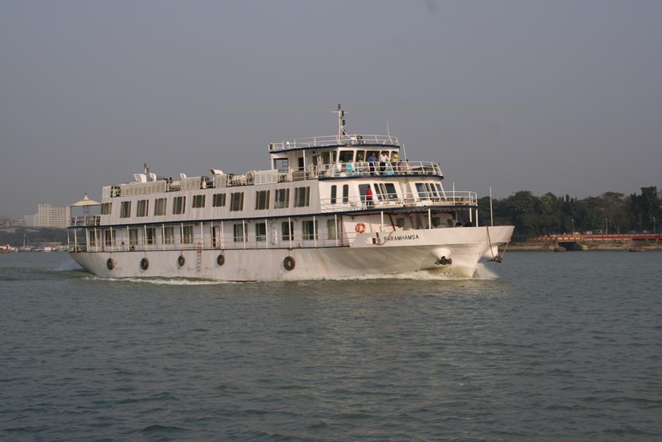River Crusing, Beatutiful Activity to Spend Quality Time on the Surface of Water