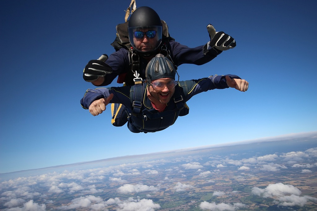 Sky Diving, Adventure Activity in the Sky