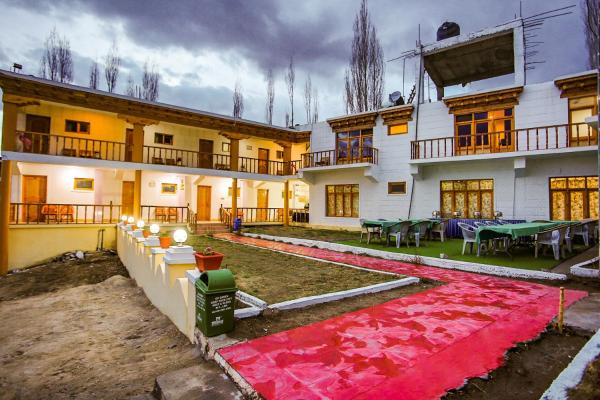Stay, Eat & Permit in Leh Ladakh